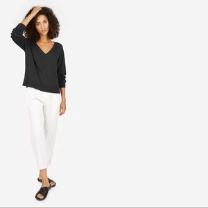 Everlane soft cotton crop v neck